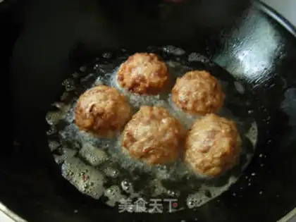 Make Red burning little lion head step 2