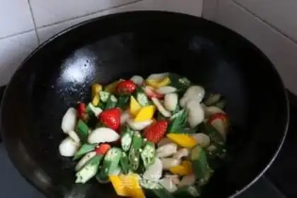 Make Autumn fried horseshoes step 3