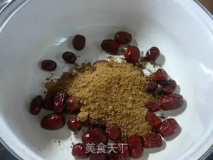 Make The red dates boil the twigs step 3