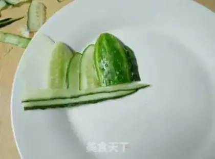 Make The cucumber water platter step 3