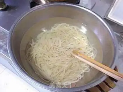 Make Tomato milk is cold. Blend Noodles step 7