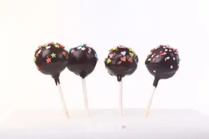 Make Lollipop cake step 9