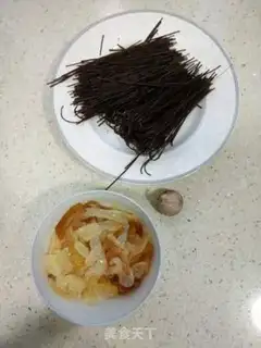 Make Sea stinging root powder step 0