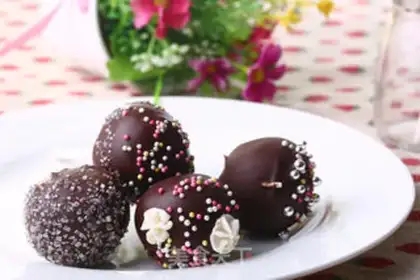 Make Lollipop cake step 11