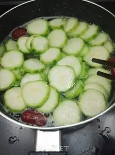 Make Seafood melon soup step 3