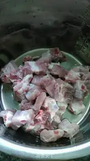 Make Corn, horse, hoove bone soup step 0
