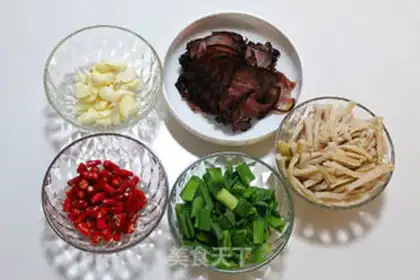 Make Rhodish and gravy step 3