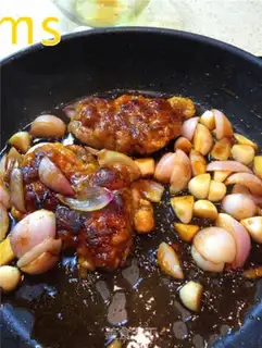 Make Onion, black pepper, chicken legs step 23
