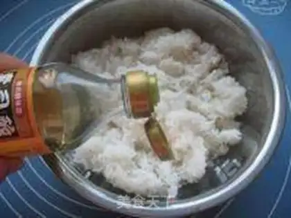 Make Red crab seed sushi step 1