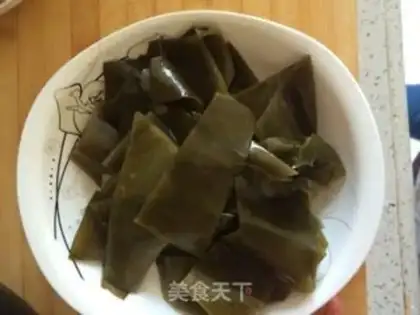 Make Seaweed mushroom soup step 1
