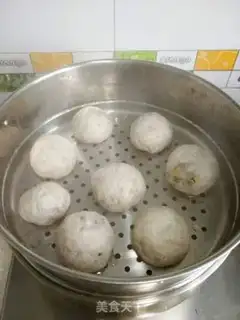 Make The twilight bun step 12