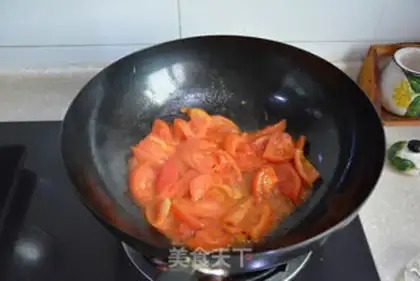 Make Tomato fried eggs step 4