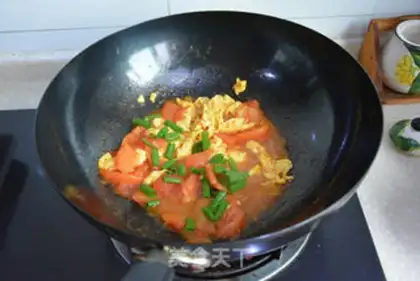 Make Tomato fried eggs step 6