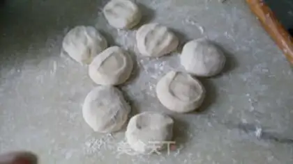 Make The salty pork bun step 4