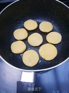 Make Noodles make pumpkin pies step 10