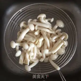 Make White mushroom fried sausage step 4
