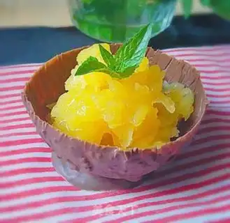 Make Mango ice chocolate cup step 8