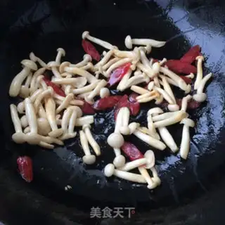 Make White mushroom fried sausage step 7