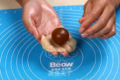 Make A wide moon cake step 7