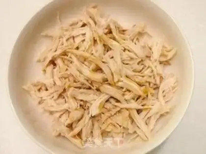Make Pickle chicken silk salad step 2