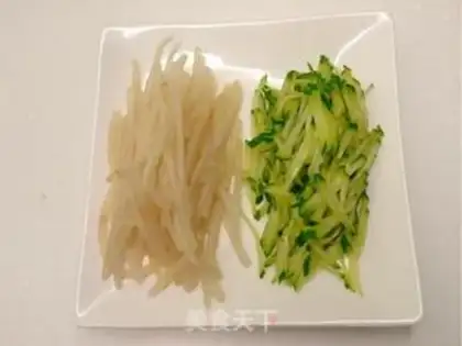 Make Pickle chicken silk salad step 3