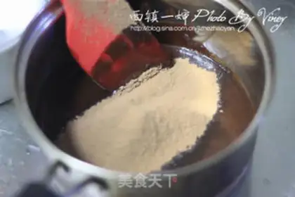Make Classic chocolate cake step 4