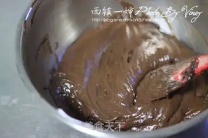 Make Classic chocolate cake step 11
