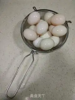 Make Five spicy duck eggs step 2