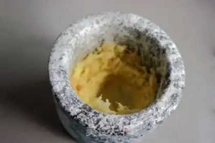 Make Ginger and milk step 2