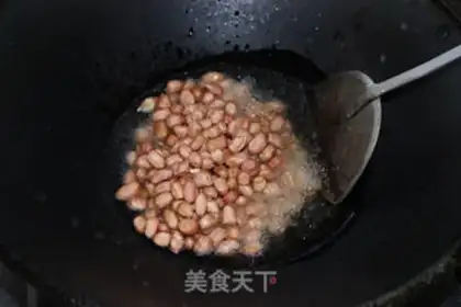 Make Peanut beef sauce step 2