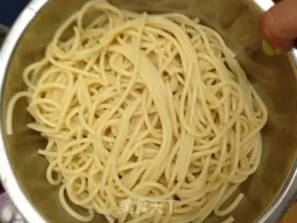Make Tomato Italy Noodles step 1