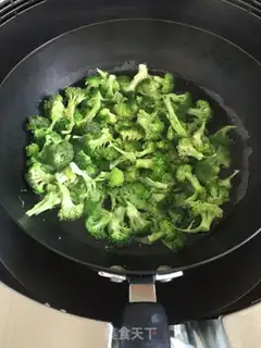 Make Garlic broccoli step 2