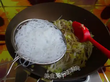 Make A fan of doll food step 8
