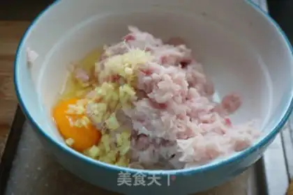 Make Pearl, white and handmade fishball soup step 2