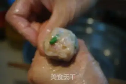 Make Pearl, white and handmade fishball soup step 3