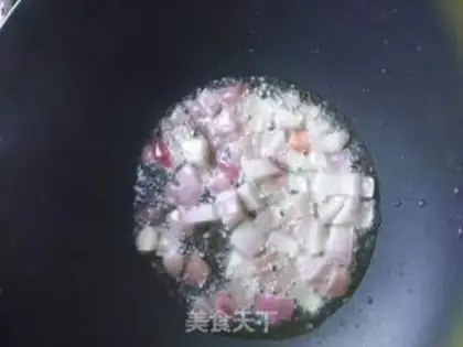 Make The green peppers are fried step 2