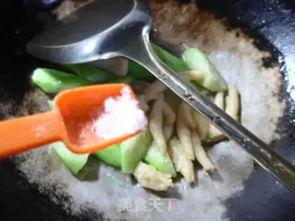 Make Pyramid claws, melons step 8