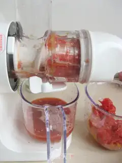 Make Cocktail and fruit juice step 4