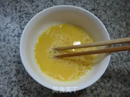 Make Scorch egg fried rice step 2