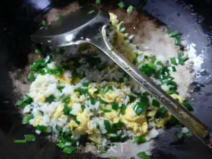 Make Scorch egg fried rice step 4