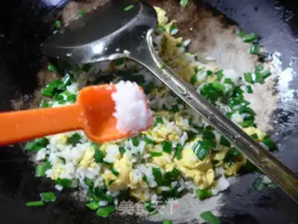 Make Scorch egg fried rice step 5