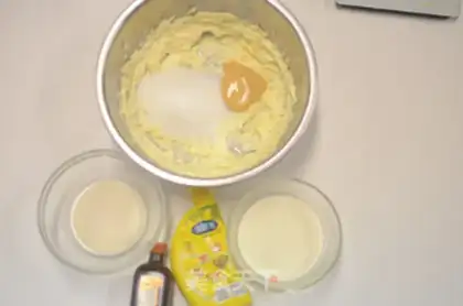 Make Moose Cupcake step 9