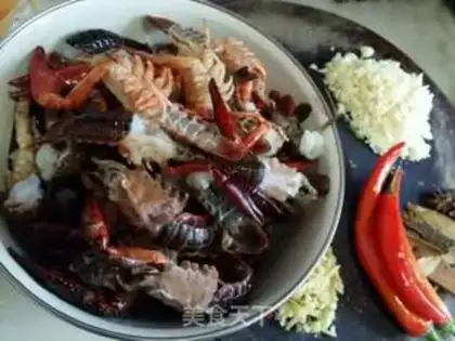 Make Spicy lobster step 0