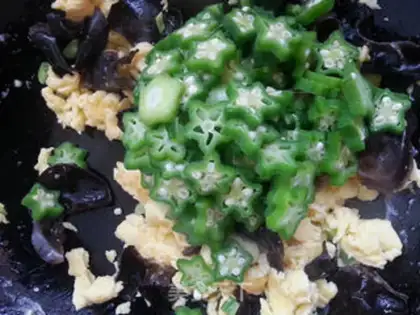 Make Autumn black-mucked eggs step 6