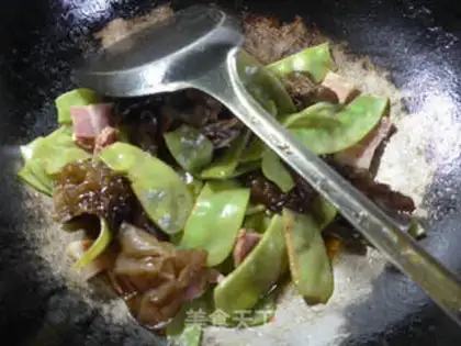 Make Five flowers, black wood, lentils step 6