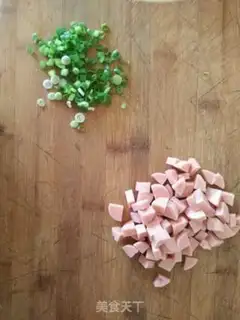 Make Soy ham and egg fried rice step 2