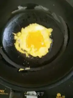 Make Soy ham and egg fried rice step 3