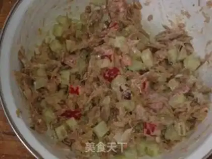 Make Tuna salad sandwich step 4