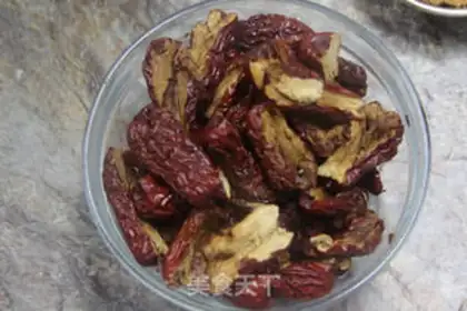 Make Red-tree egg cinnamon tea step 2