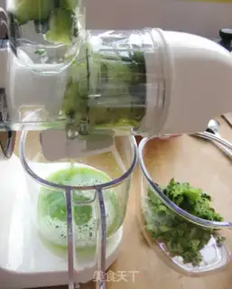 Make Big summer cocktail juice step 3